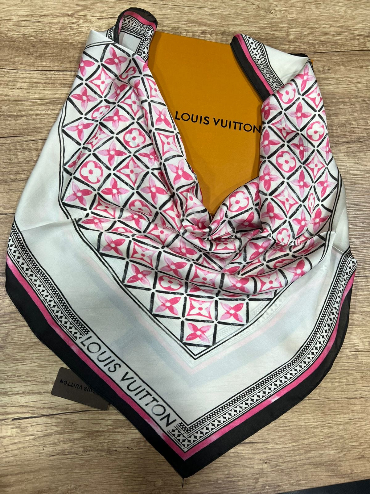 Louis Vuitton summer scarf 70cm square