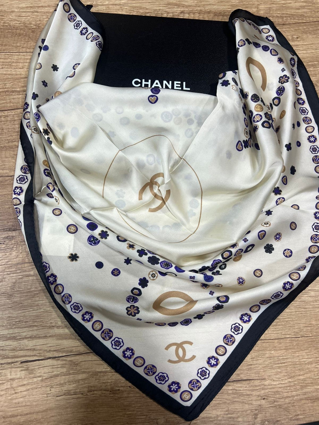 Channel summer scarf 70cm square