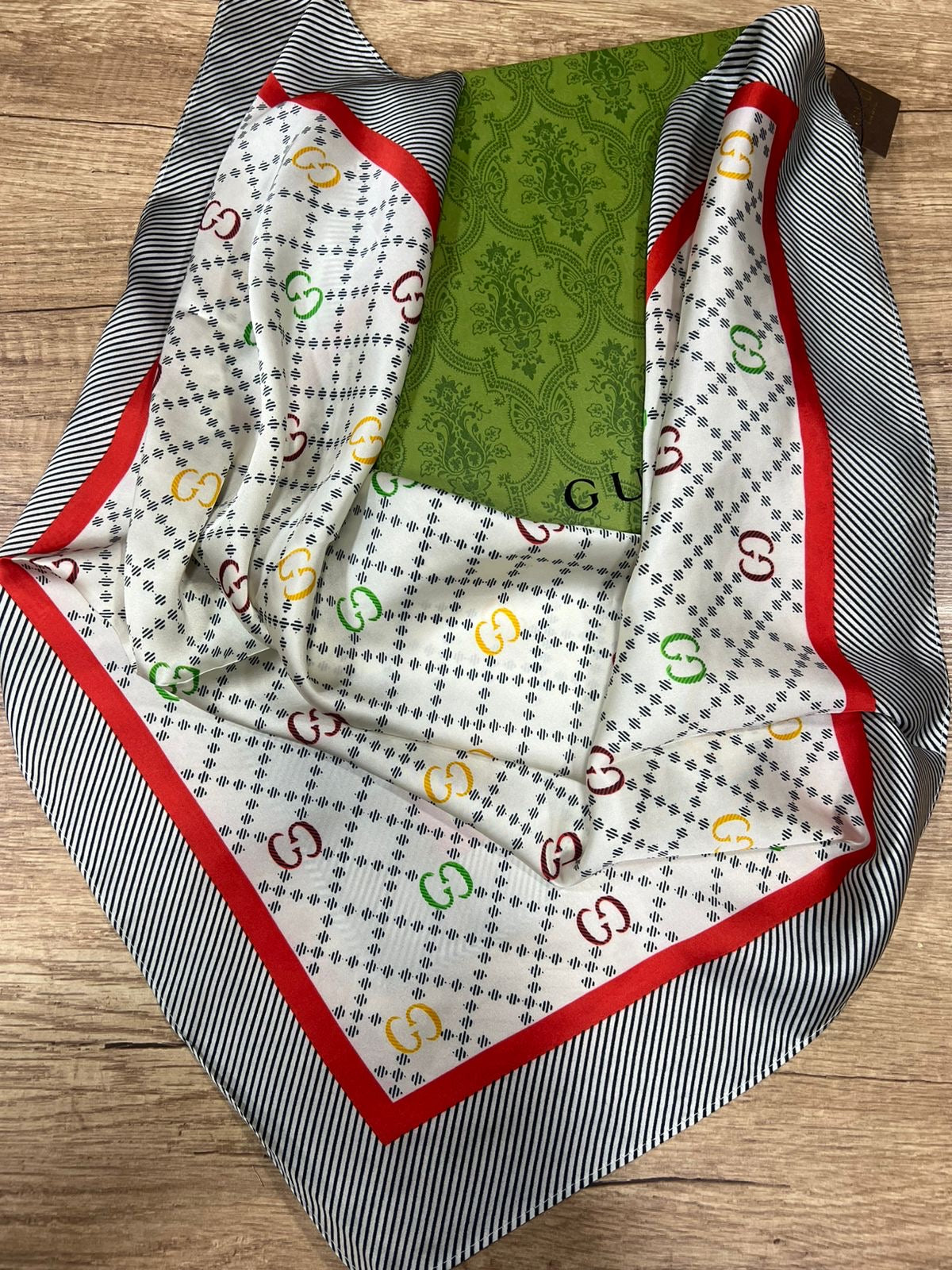Gucci summer scarf 70cm square
